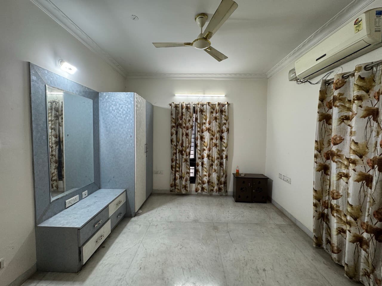 3 BHK Semi-Furnished Apartment for Rent in Aditya Heights